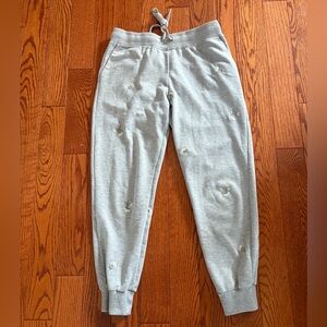 NWOT Honey Boutique grey daisy sweatpants 🌼
